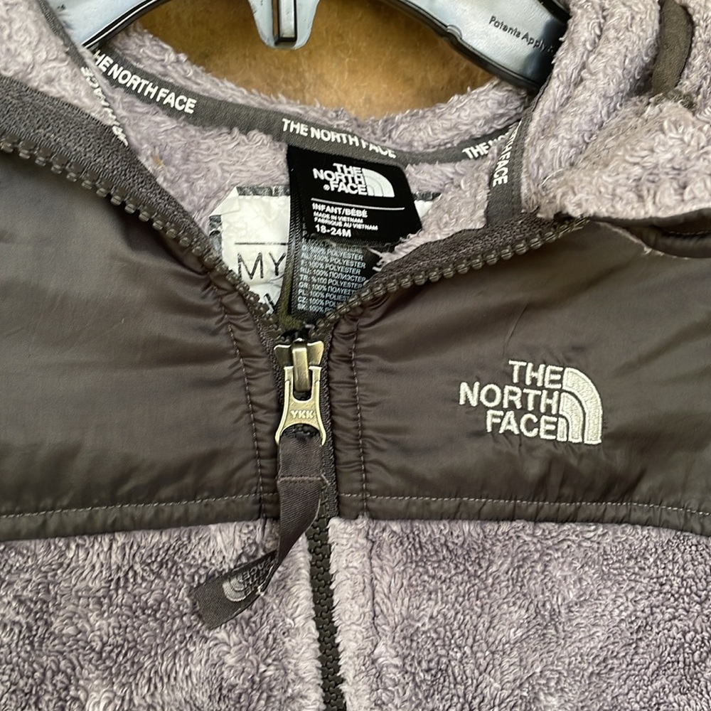 The North Face Infant Suit with hood size 28-24 months - Picture 3 of 7